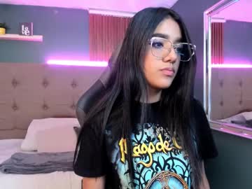 Roseliin Chaturbate stream image from November 14, 2025