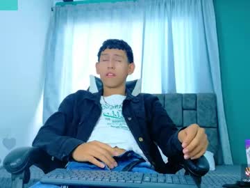 Felipehotgonzalez Chaturbate stream image from November 14, 2025