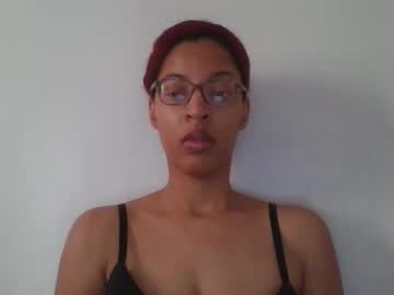 Queenlavish Chaturbate stream image from November 14, 2025