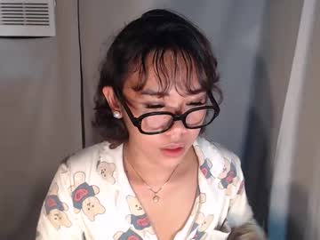 Hoelykarrie Chaturbate stream image from November 14, 2025
