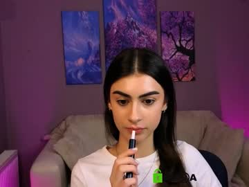 Laratiz Chaturbate stream image from November 14, 2025