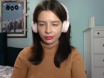 Laricenature Chaturbate stream image from November 14, 2025