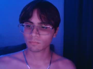 Alexwhitexx Chaturbate stream image from November 14, 2025