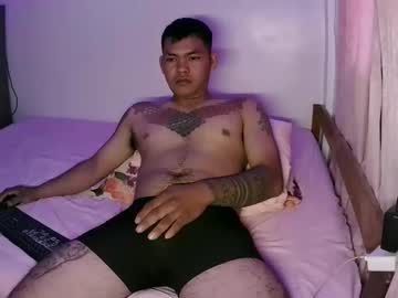 Hugecock_Jr Chaturbate stream image from November 14, 2025