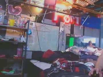 Nuckl3deep Chaturbate stream image from November 15, 2025