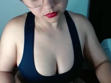 Lizbodu Chaturbate stream image from November 15, 2025