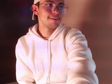 Little_Daniell Chaturbate stream image from November 15, 2025