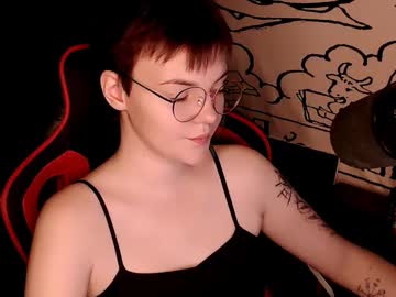 Krisneal Chaturbate stream image from November 15, 2025