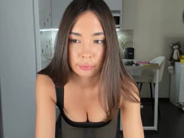 Nilliluv Chaturbate stream image from November 15, 2025