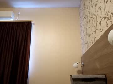 Chrystaleberhart Chaturbate stream image from November 15, 2025
