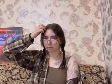 Janetlarrabee Chaturbate stream image from November 15, 2025