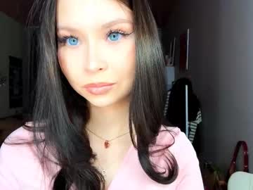 Siobhanhelmstetler Chaturbate stream image from November 15, 2025