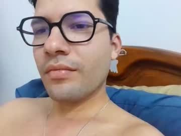 Midoumas1 Chaturbate stream image from November 15, 2025