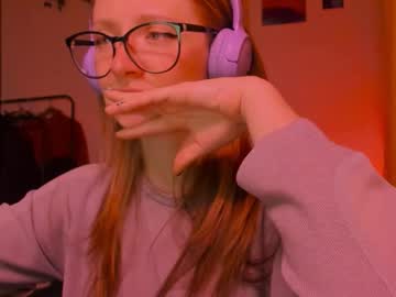 Mollytucker Chaturbate stream image from November 15, 2025