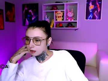 Laratiz Chaturbate stream image from November 15, 2025