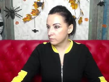 Elizabethsho Chaturbate stream image from November 15, 2025