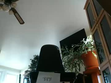 Suzyssecrets Chaturbate stream image from November 15, 2025