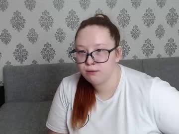 Redchloee Chaturbate stream image from November 15, 2025