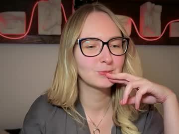 Kira_Dea_ Chaturbate stream image from November 15, 2025