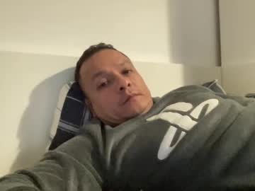 Muycasual Chaturbate stream image from November 15, 2025
