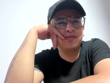 Gleen__ Chaturbate stream image from November 16, 2025