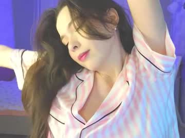 Yuna_Sunshy Chaturbate stream image from November 16, 2025