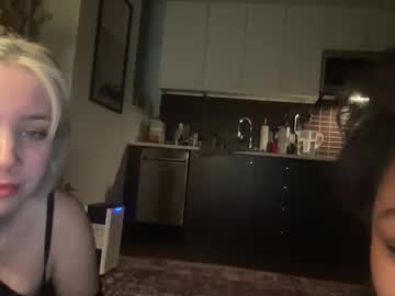 Skibunni69xo Chaturbate stream image from November 16, 2025