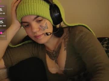 Bluedweeb Chaturbate stream image from November 16, 2025