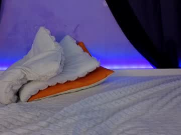 Superbdolls Chaturbate stream image from November 16, 2025