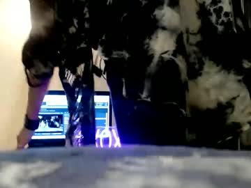 Zaddyslilslutbucket Chaturbate stream image from November 16, 2025