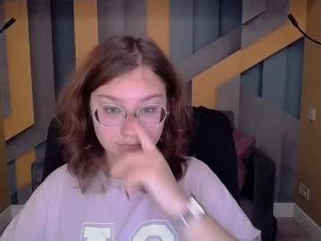 Angelinalow Chaturbate stream image from November 16, 2025