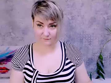 Djullia Chaturbate stream image from November 16, 2025