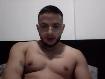 Liamslovik Chaturbate stream image from November 16, 2025