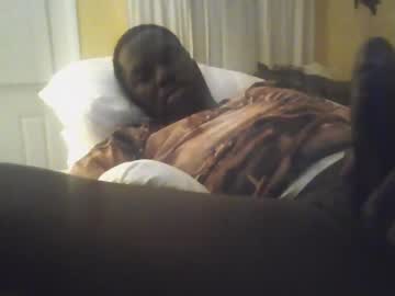 242doggy242 Chaturbate stream image from November 16, 2025