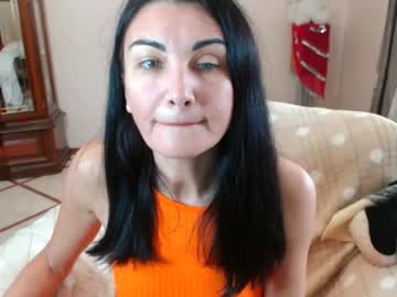 Karina8571 Chaturbate stream image from November 16, 2025
