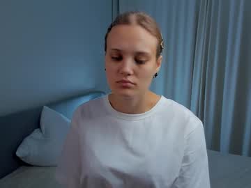 Cherrieaxson Chaturbate stream image from November 16, 2025