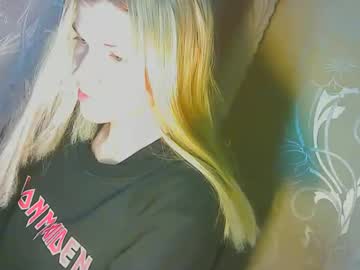 Karolynafox Chaturbate stream image from November 16, 2025