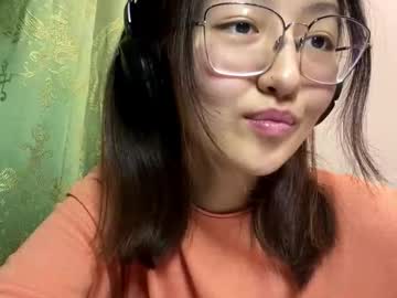 Lasonyaarango Chaturbate stream image from November 16, 2025