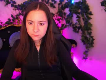 Daisyyfire Chaturbate stream image from November 16, 2025