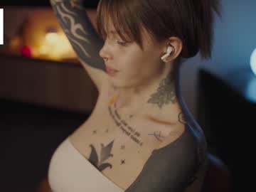 Mileeena Chaturbate stream image from November 16, 2025