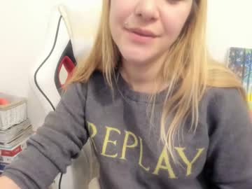 Gloss___ Chaturbate stream image from November 16, 2025