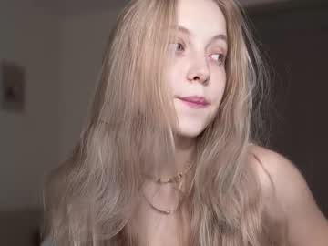Appr0ved Chaturbate stream image from November 16, 2025