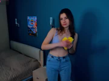 Kristynhoughland Chaturbate stream image from November 16, 2025