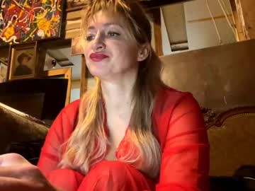 Lapussia Chaturbate stream image from November 16, 2025