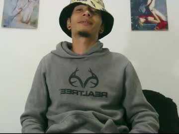 Smookskinny Chaturbate stream image from November 16, 2025