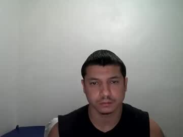 Idarthloser Chaturbate stream image from November 17, 2025