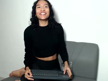 Trixiandsuki Chaturbate stream image from November 17, 2025