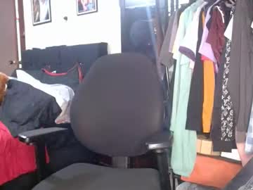 Enzoyarack Chaturbate stream image from November 17, 2025