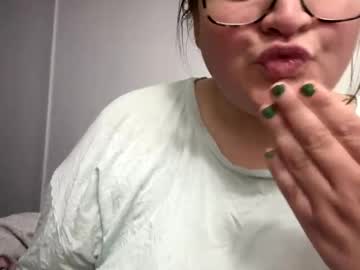 Mitchellebunny7 Chaturbate stream image from November 17, 2025
