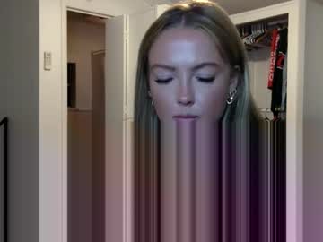 Violettblakee stream image from November 17, 2025